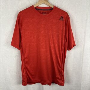 REEBOK Performance Athletic T-SHIRT Gym Workout CrossFit Red Size Medium